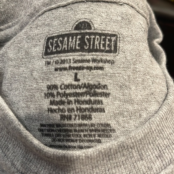 SESAME STREET - BERT & ERNIE IN BATH TUB T-SHIRT - Picture 5 of 5